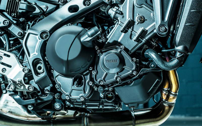 クロスプレーン・コンセプトの3気筒エンジン