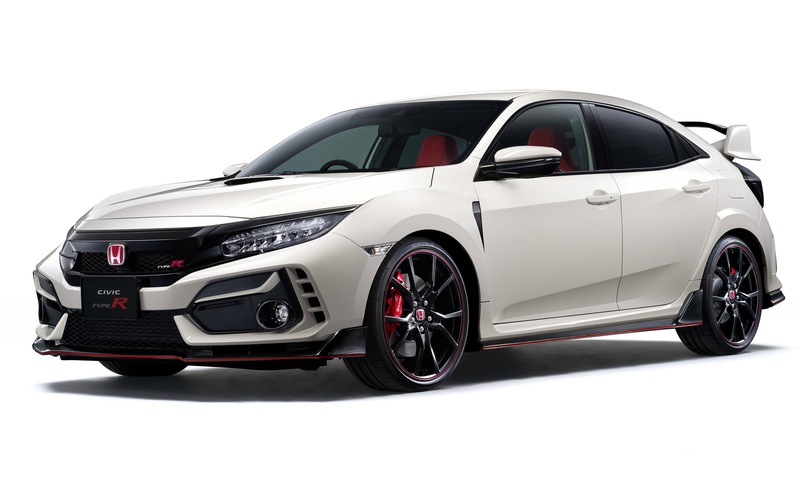 6代目（2017年7月～2019年12月）に搭載されたエンジンは、直列4気筒2.0リッター DOHC i-VTECターボ（K20C）＋PGM-FIで最高出力235kW（320PS）/6500rpm、最大トルク400Nm（40.8kgfm）/2500-4500rpmを発生。タイヤサイズは245/30ZR20 90Y。ボディサイズは4560×1875×1435mm（全長×全幅×全高）、ホイールベースは2700mm。車両重量は1390kg