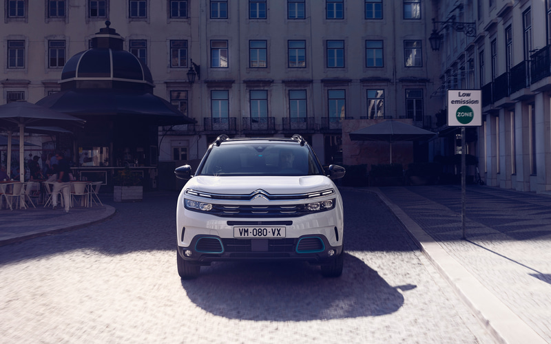 C5 エアクロス SUV プラグインハイブリッドのボディサイズは4500×1850×1710mm（全長×全幅×全高）、ホイールベースは2730mm。車両重量は1860kg