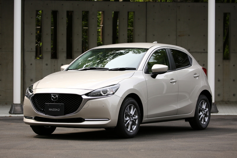 MAZDA2 SunlitCitrus