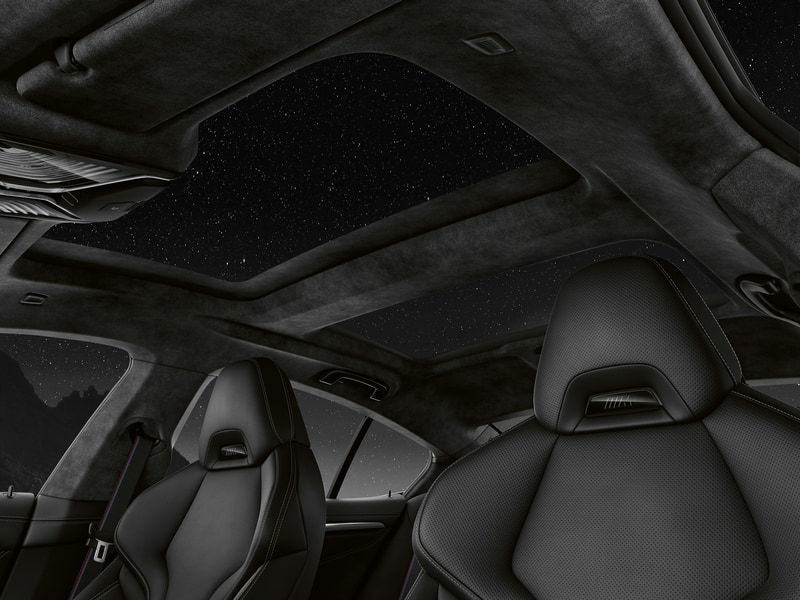 グラン クーペに装備される電動パノラマ・ガラス・サンルーフ