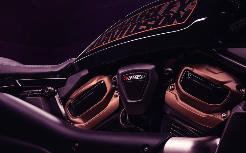 新型モーターサイクルのティザー写真