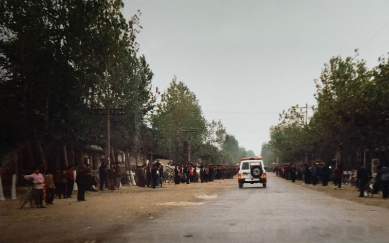 突然現れた黄河6号。ついてこいと言わんばかりにかっ飛ばす