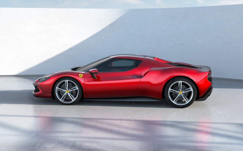 296 GTBのボディサイズは4565×1958×1187mm（全長×全幅×全高）、ホイールベースは2600mm