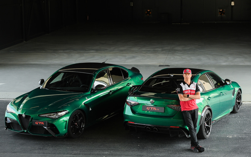 アルファ ロメオ「ジュリア GTA/GTAm」とキミ・ライコネン選手