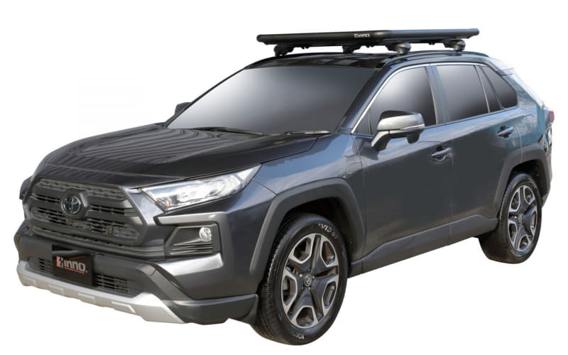 ルーフデッキ120の装着例。製品サイズは1400×1200×80mm（長さ×幅×高さ）