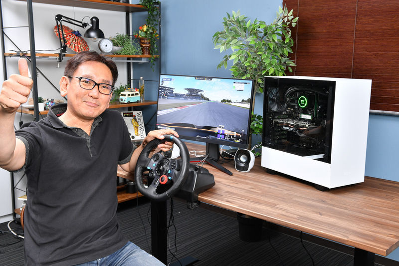 ネット越しにほかのプレイヤーとレースを繰り広げるeモータースポーツの世界。勝敗に大きく影響を与えるのがパソコンだ。そのパソコンからカスタマイズするのは超面白い！