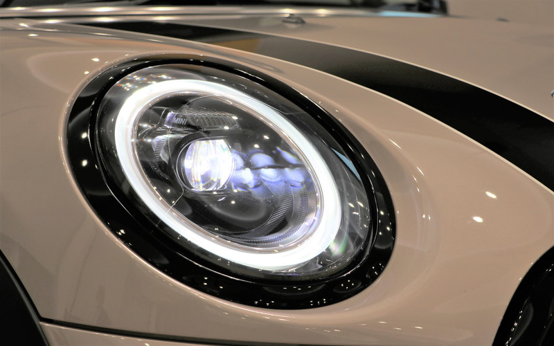 高機能化されたヘッドライト