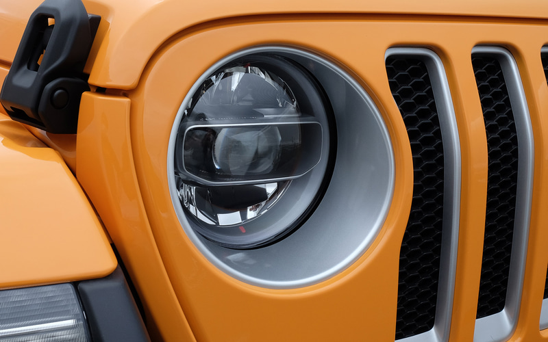 ヘッドライトベゼル