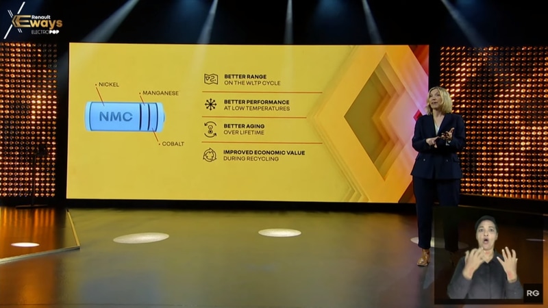 Schmidtlin氏のプレゼンテーションの様子。全固体電池は2030年にアライアンス内で導入予定とのこと