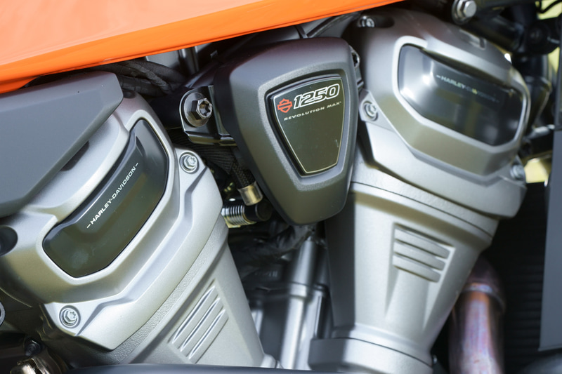 「Revolution Max 1250」を搭載。写真はパン アメリカ 1250 スペシャル