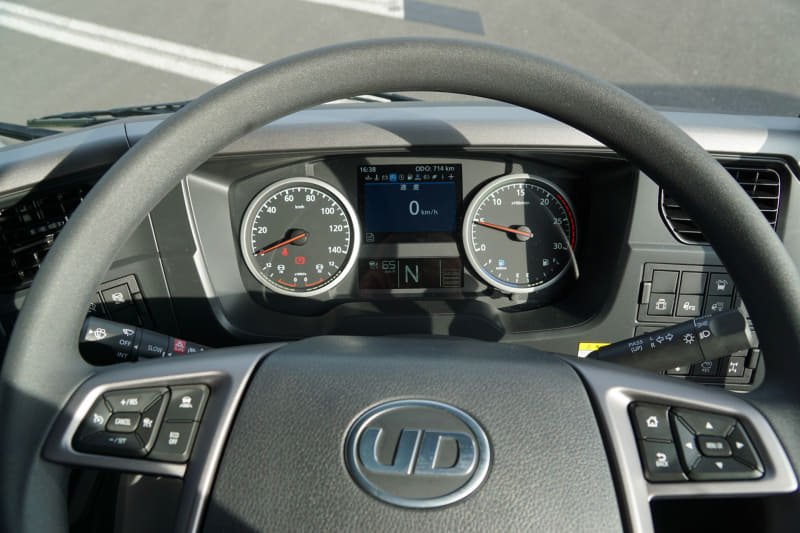 新採用のドライバーシート