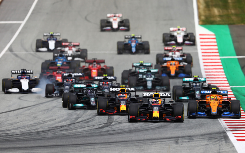 F1第9戦オーストリアGPのスタートシーン　（C）Getty Images / Red Bull Content Pool