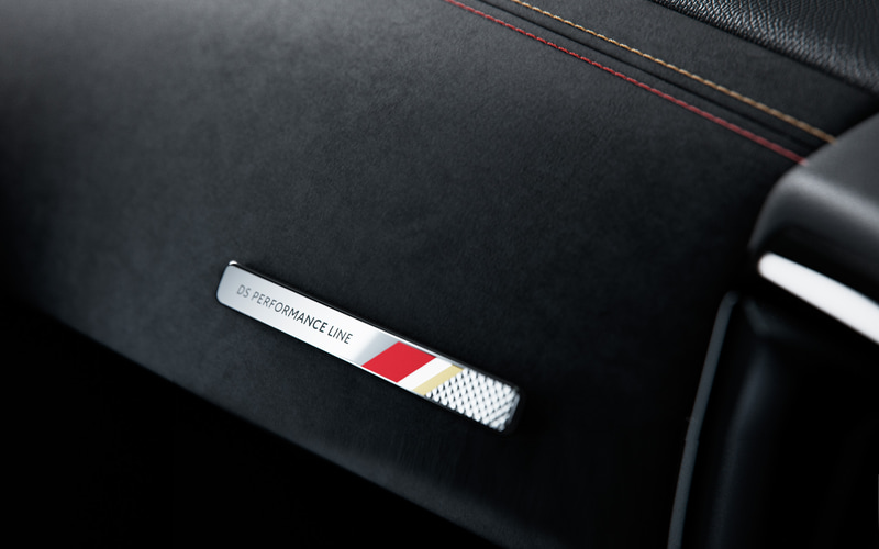 PERFORMANCE Lineエンブレム