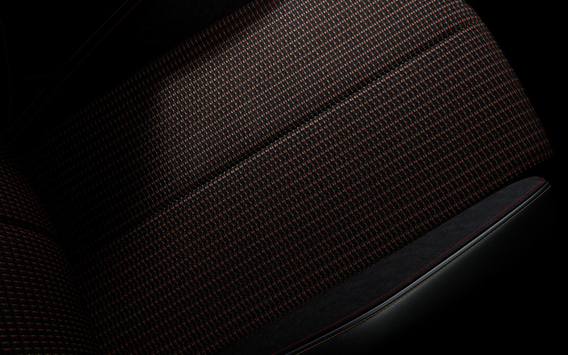 アルカンタラ/テップレザー/ファブリックという組み合わせのシート