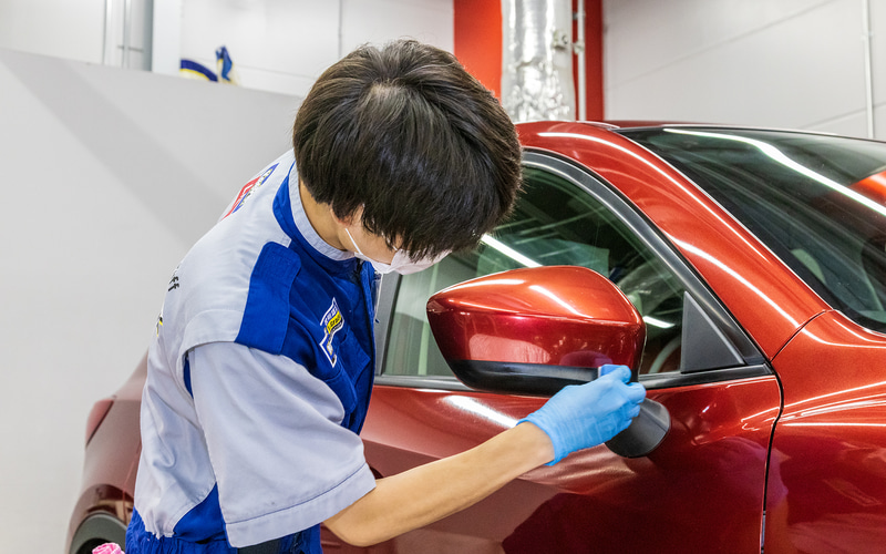 無塗装樹脂部分ならどこでも効果アリってことでドアミラーも