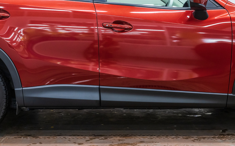 ドア下部。もちろんフロントが施工済み