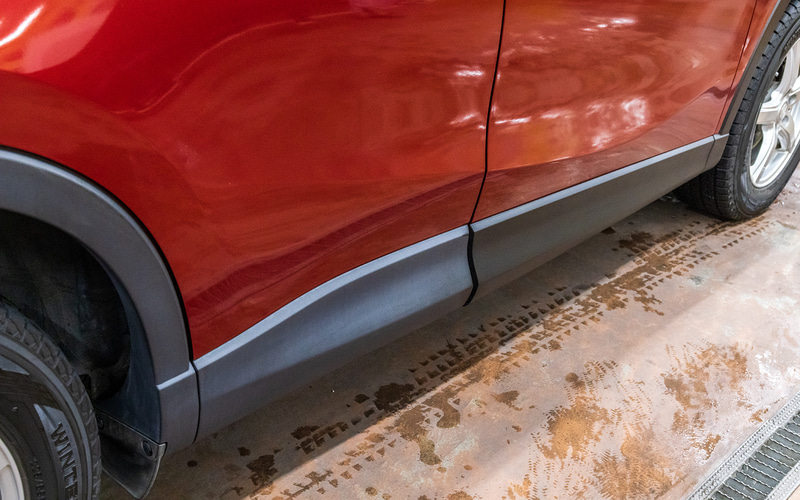 ドア下部。もちろんフロントが施工済み