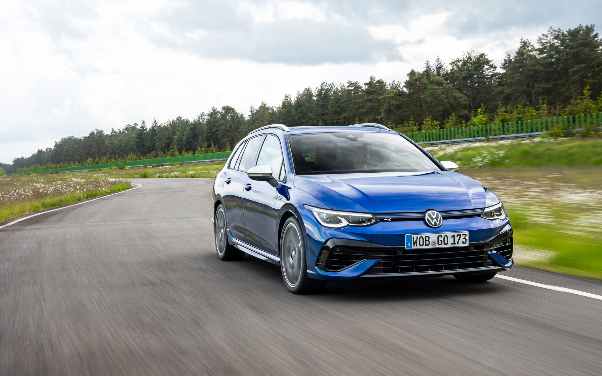 新型ゴルフ R ヴァリアント