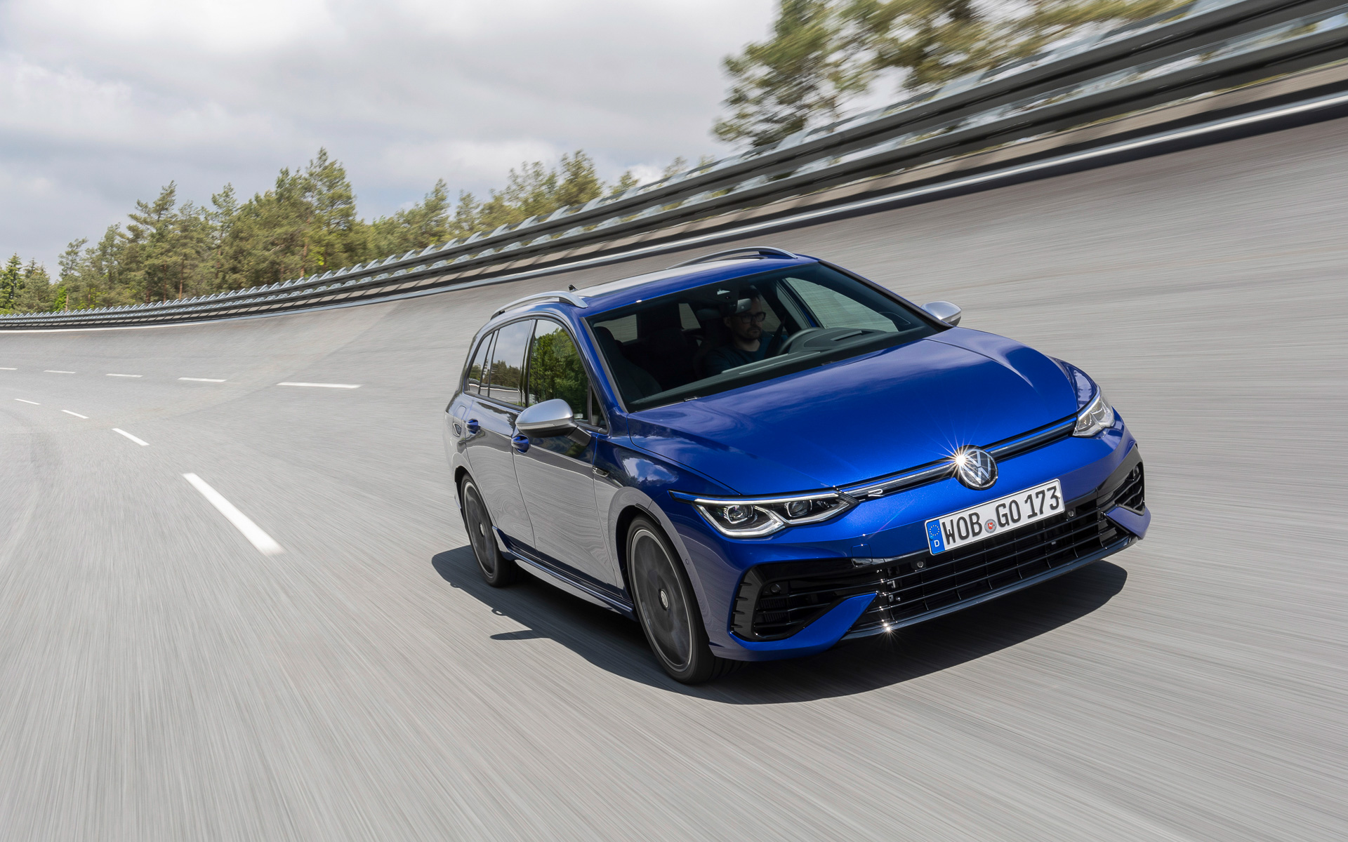 新型ゴルフ R ヴァリアント