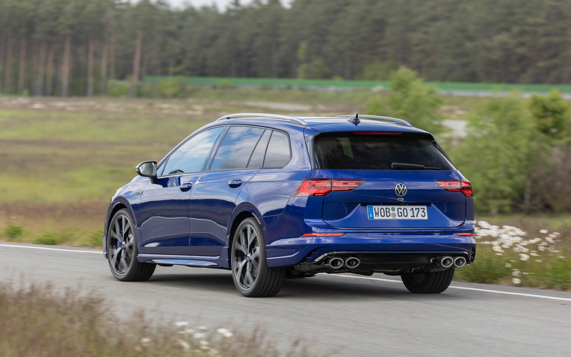 新型ゴルフ R ヴァリアント