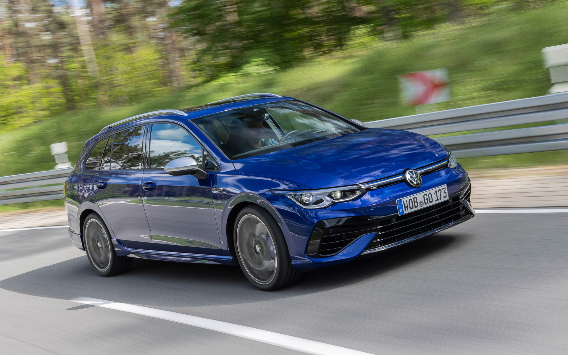 新型「ゴルフ R ヴァリアント」を公開