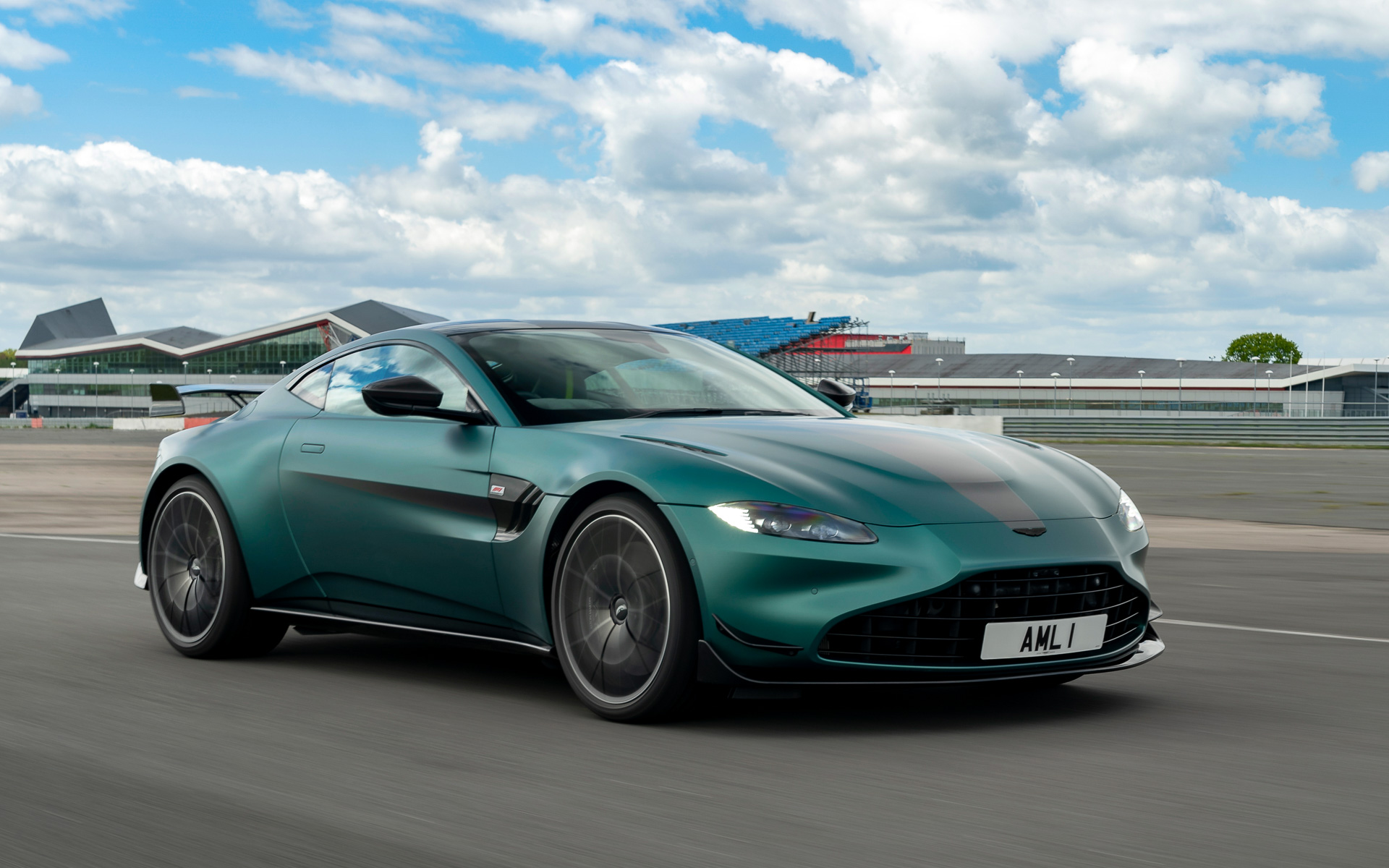 ヴァンテージ F1エディション