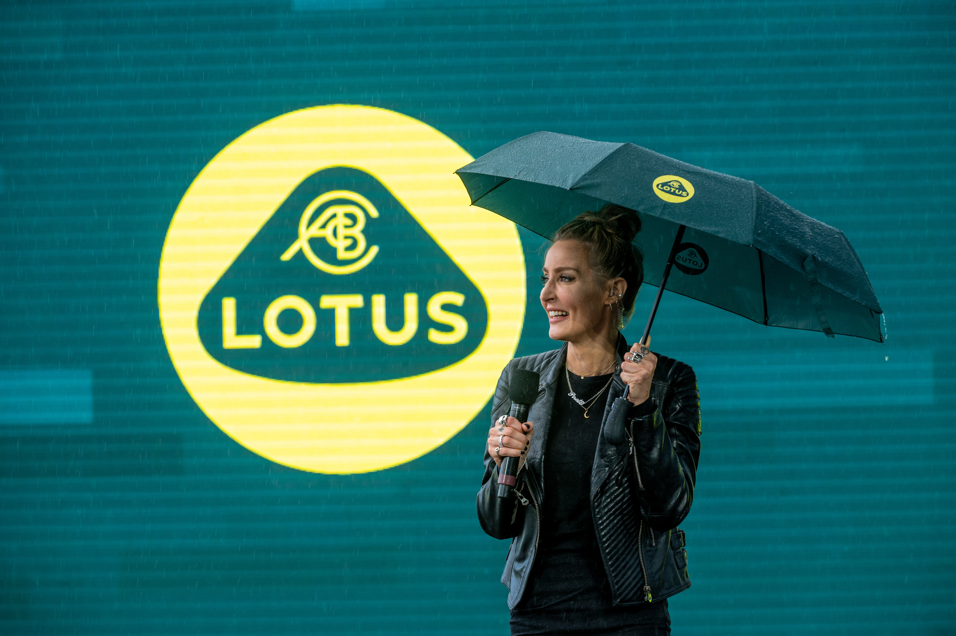 プレゼンターを務めたHelen Stanley氏