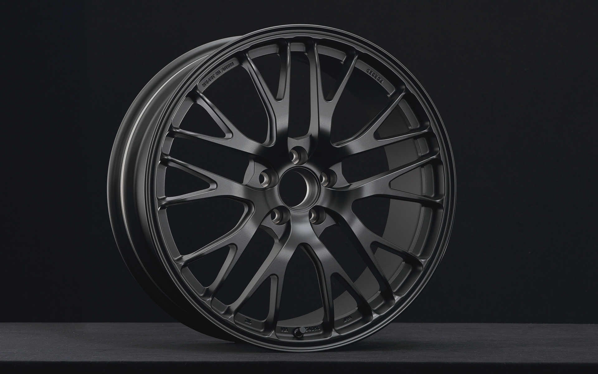 製造：鍛造、構造：1ピース、サイズラインアップ：16インチ、18インチ、19インチ（9月発売予定）、カラーバリエーション：レーシングカッパーゴールド、フラットブラック