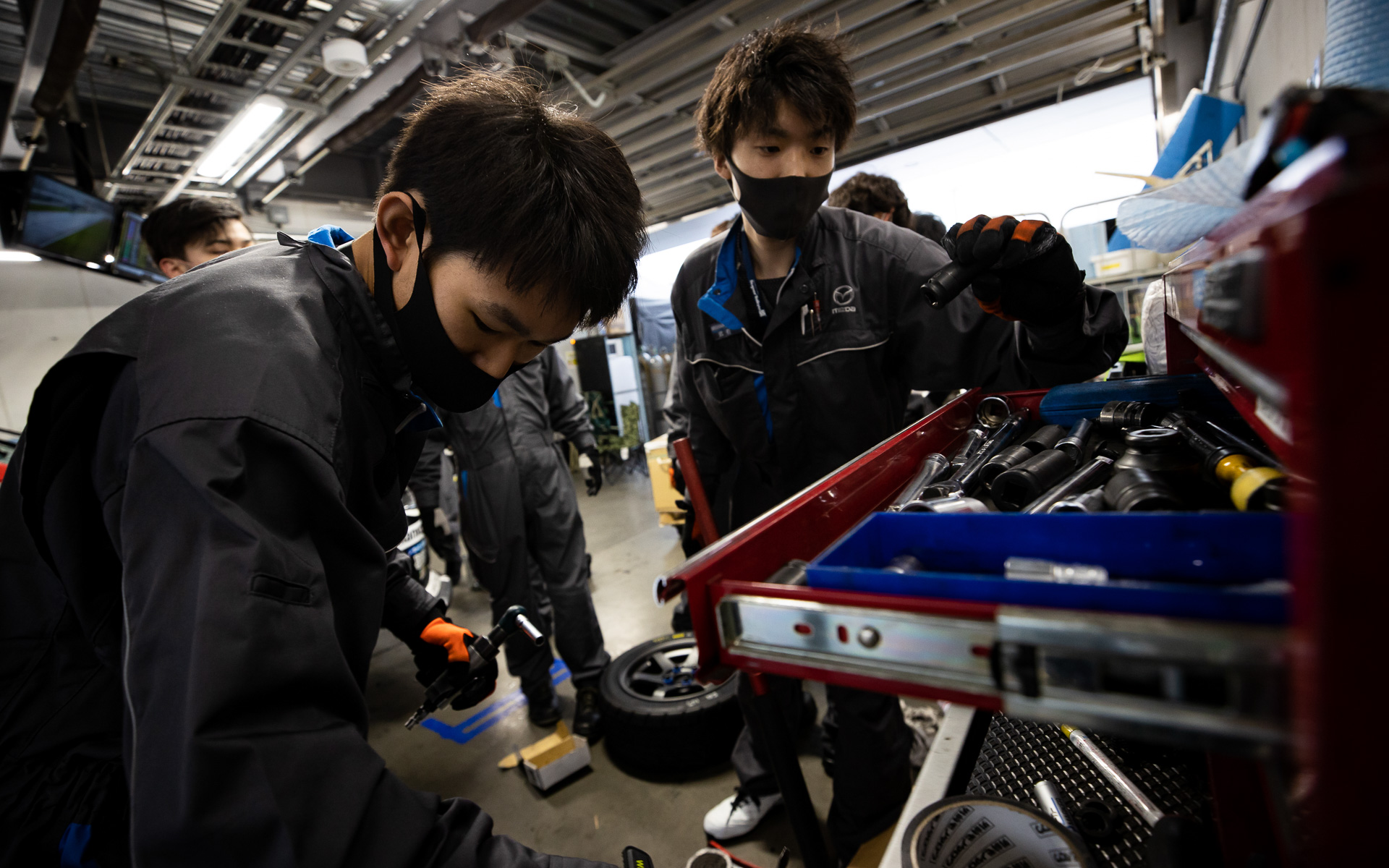 「参戦を続けていくにつれて参加メンバー全員がレースやクルマに夢中になり、今ではいい研修の場となっている」と松田氏