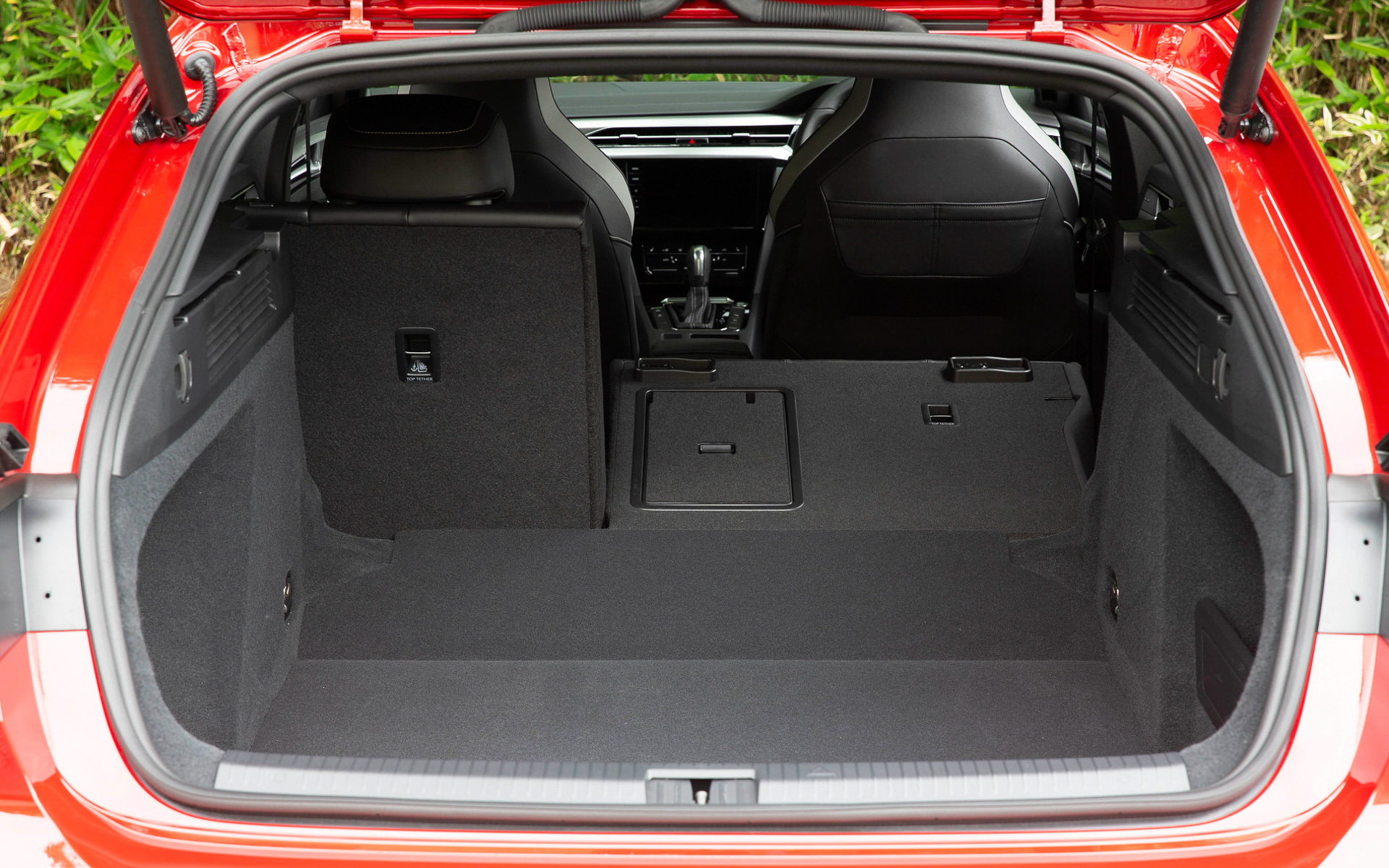 シューティング ブレークのラゲッジルーム容量は565L～1632L