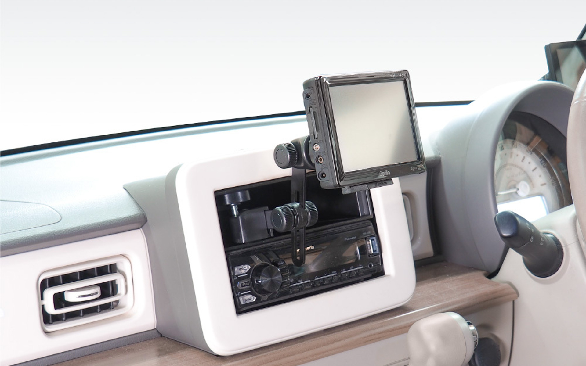 1DIN固定スタンドとポータブルナビ「ゴリラ」用アタッチメントセット「BSA134」