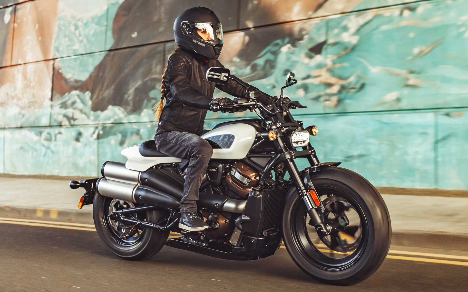 ハーレーダビッドソンがオンラインで公開した新型モデル「スポーツスター S」