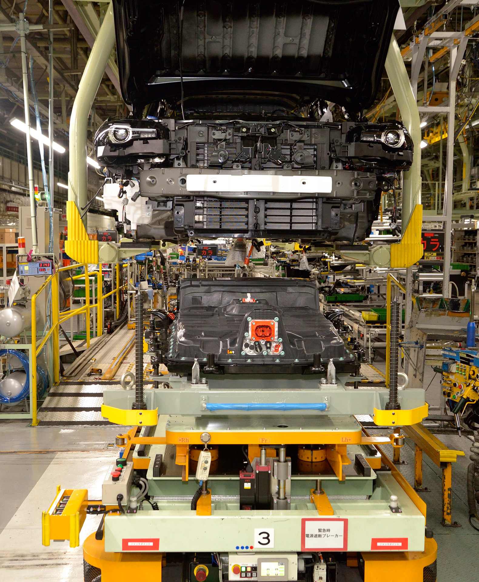 広島本社工場で生産される「MX-30」EVモデル