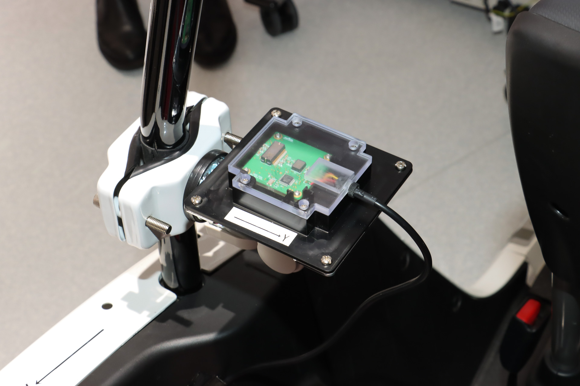 1つのチップで加速度センサーとジャイロセンサーの6軸情報を検出可能なコンボセンサー。精度と感度の高さもアピールポイントで、すでに量産が開始されている製品