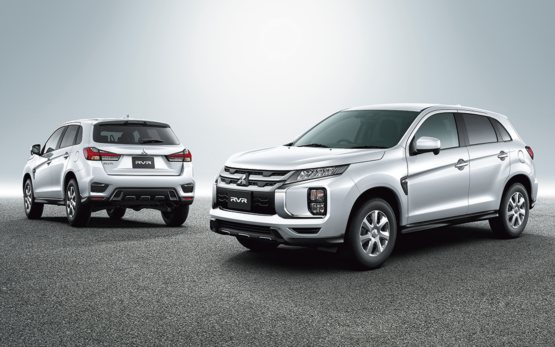 三菱自動車のRVRに追加された新色ホワイトダイヤモンド