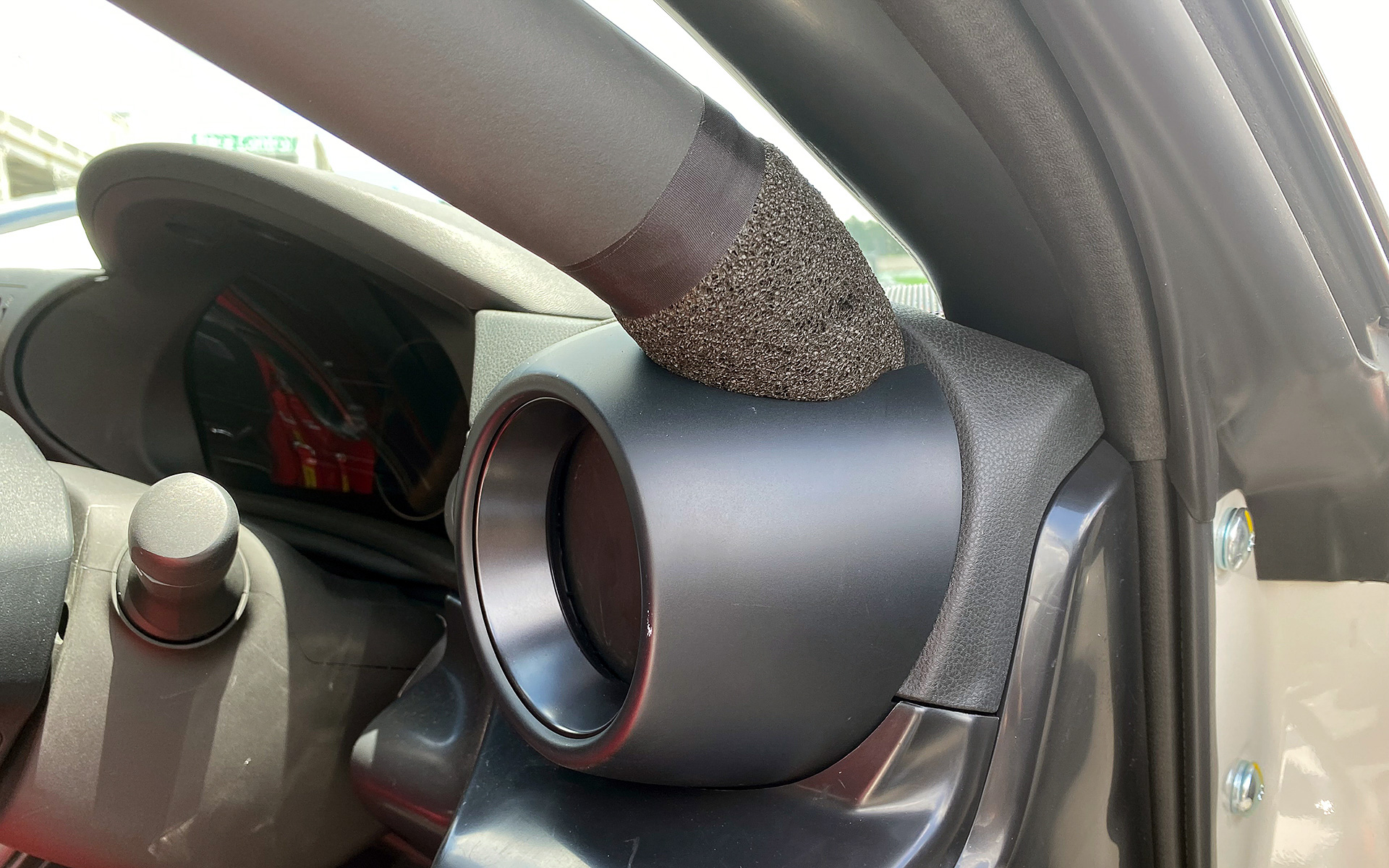 ロールケージの作り込みにも注目