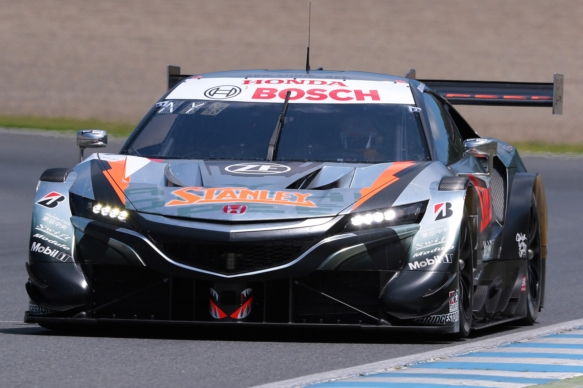 GT500でポールポジションを獲得した1号車 STANLEY NSX-GT（山本尚貴/牧野任祐組、BS）