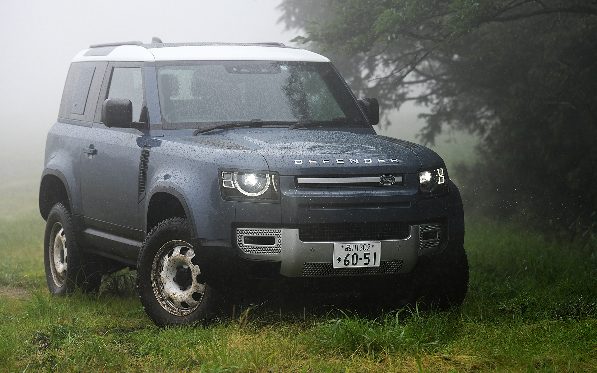 ランドローバー「ディフェンダー」。試乗車は3ドアショートホイールベースの「ディフェンダー 90 S」（632万円）