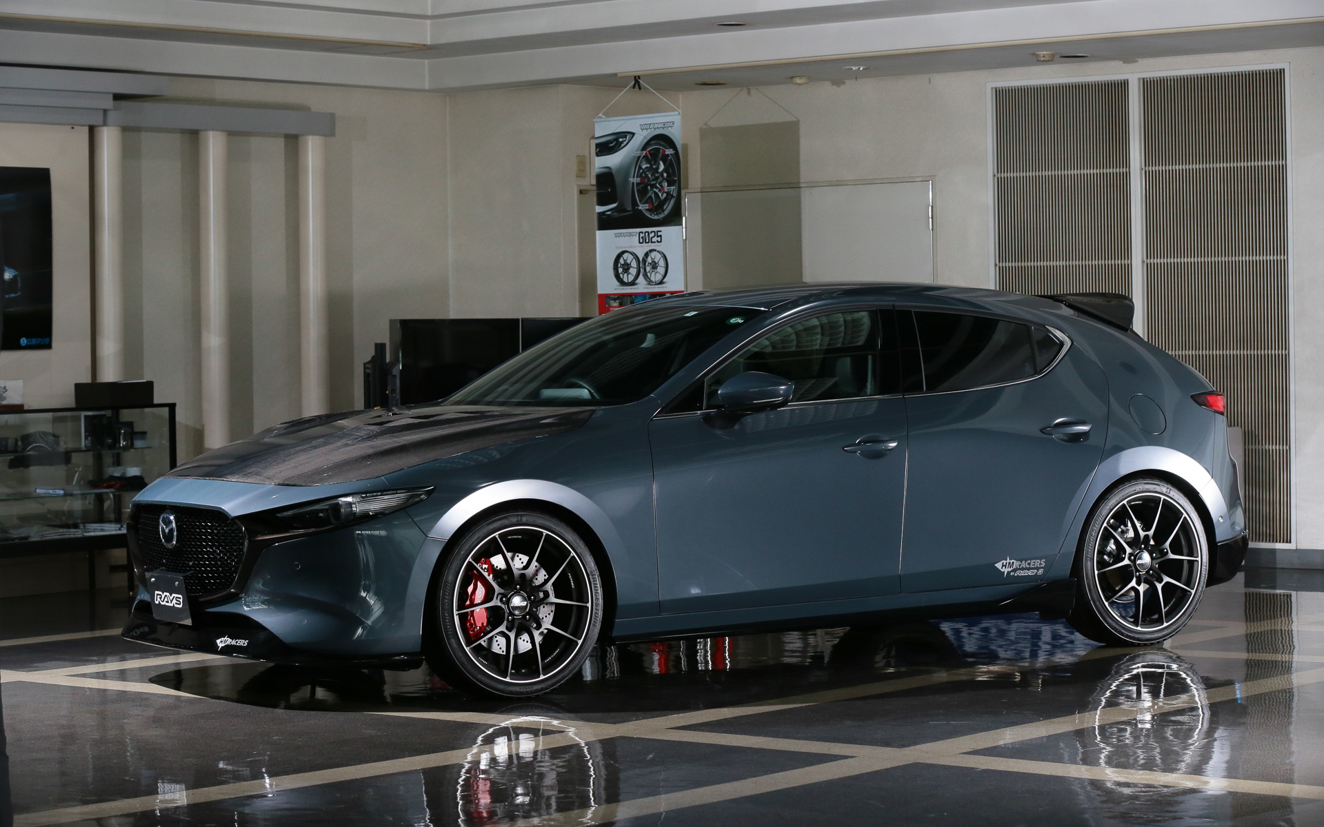 HM RACERSの「MAZDA3」にG025をセット