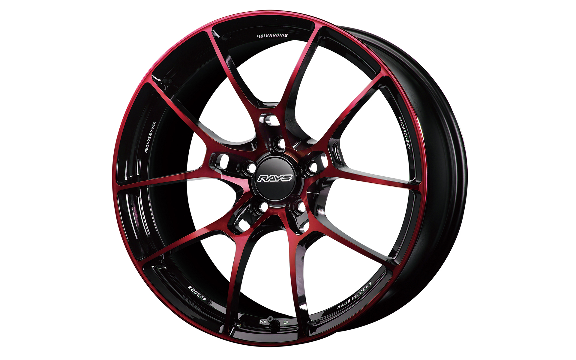 2021年に限定カラーモデルとして登場した「G025 BR/C」。BR/Cはボルドーレッド/クリアを表しており、前作のG025 DB/Cとは異なり、若いボルドーワインのカラーを彷彿とさせる意気のよさを表現したという