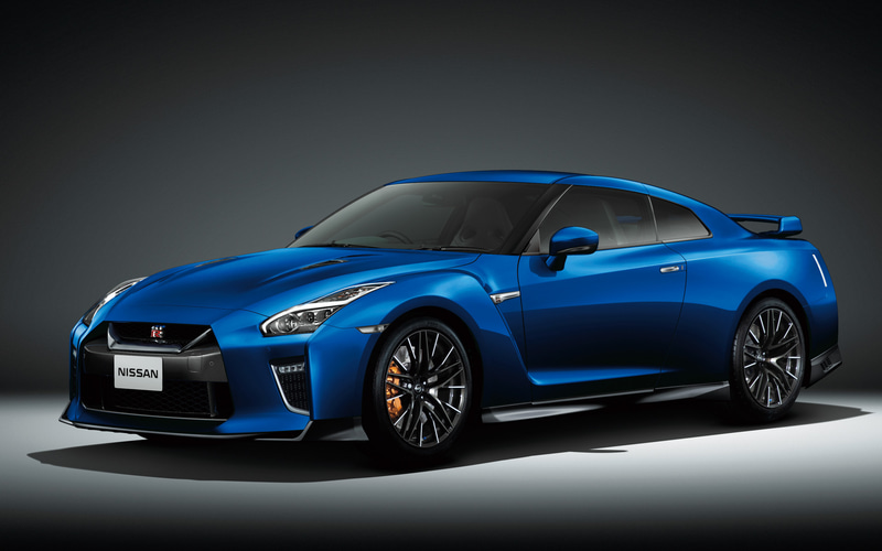 なお、日産の公式サイトではベースグレードである「GT-R」のオーダー終了もアナウンスしているが、それは2020年モデルの話。GT-R NISMOの2022年モデルが存在しているので、ベースグレードの2022年モデルの登場に期待したい