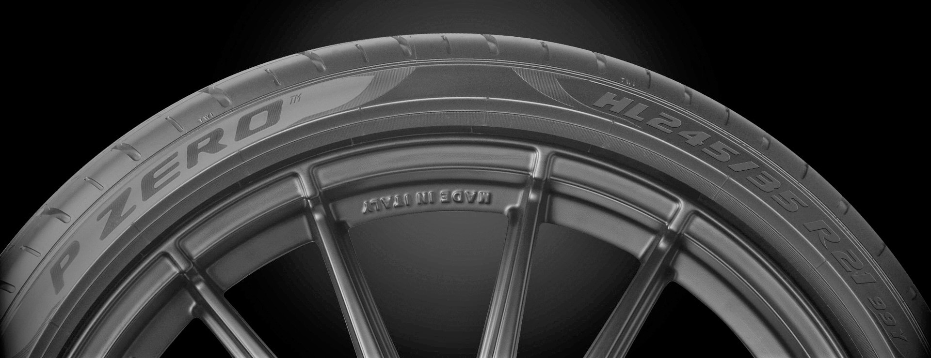 サイドウォールのタイヤサイズの前にHL（ハイロード）が入る