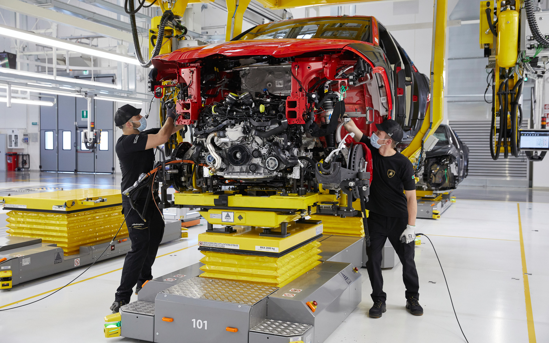 ウルスの生産工場