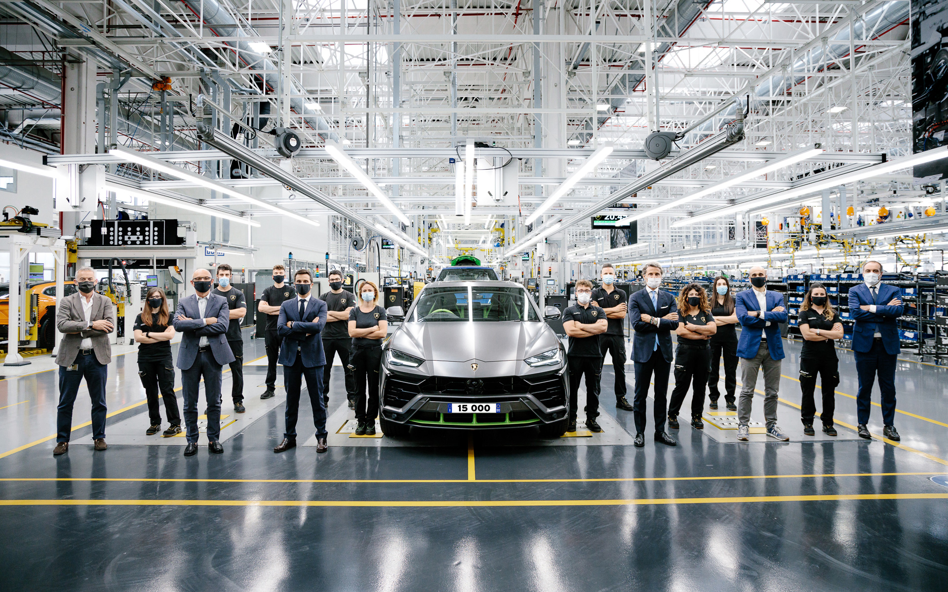 スーパーSUV「ウルス」の生産台数が1万5000台に到達