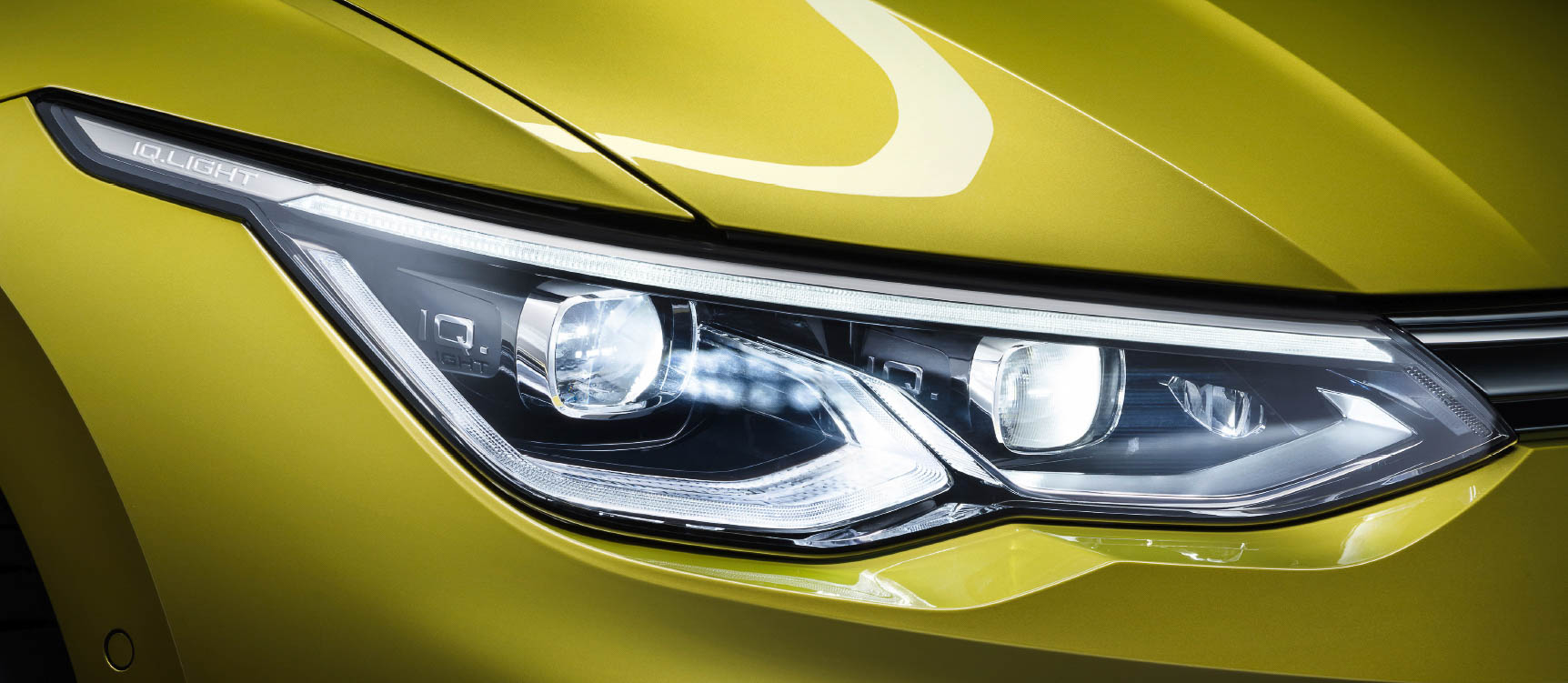 LEDマトリックスヘッドライト“IQ.LIGHT”（ダイナミックターンインジケーター付）
