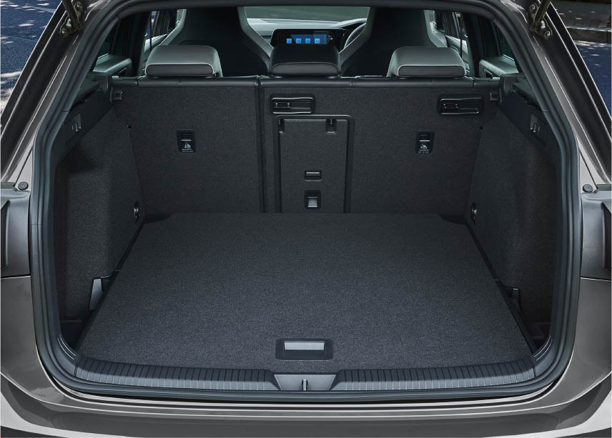 ラゲッジスペースは611L～最大1642Lを確保