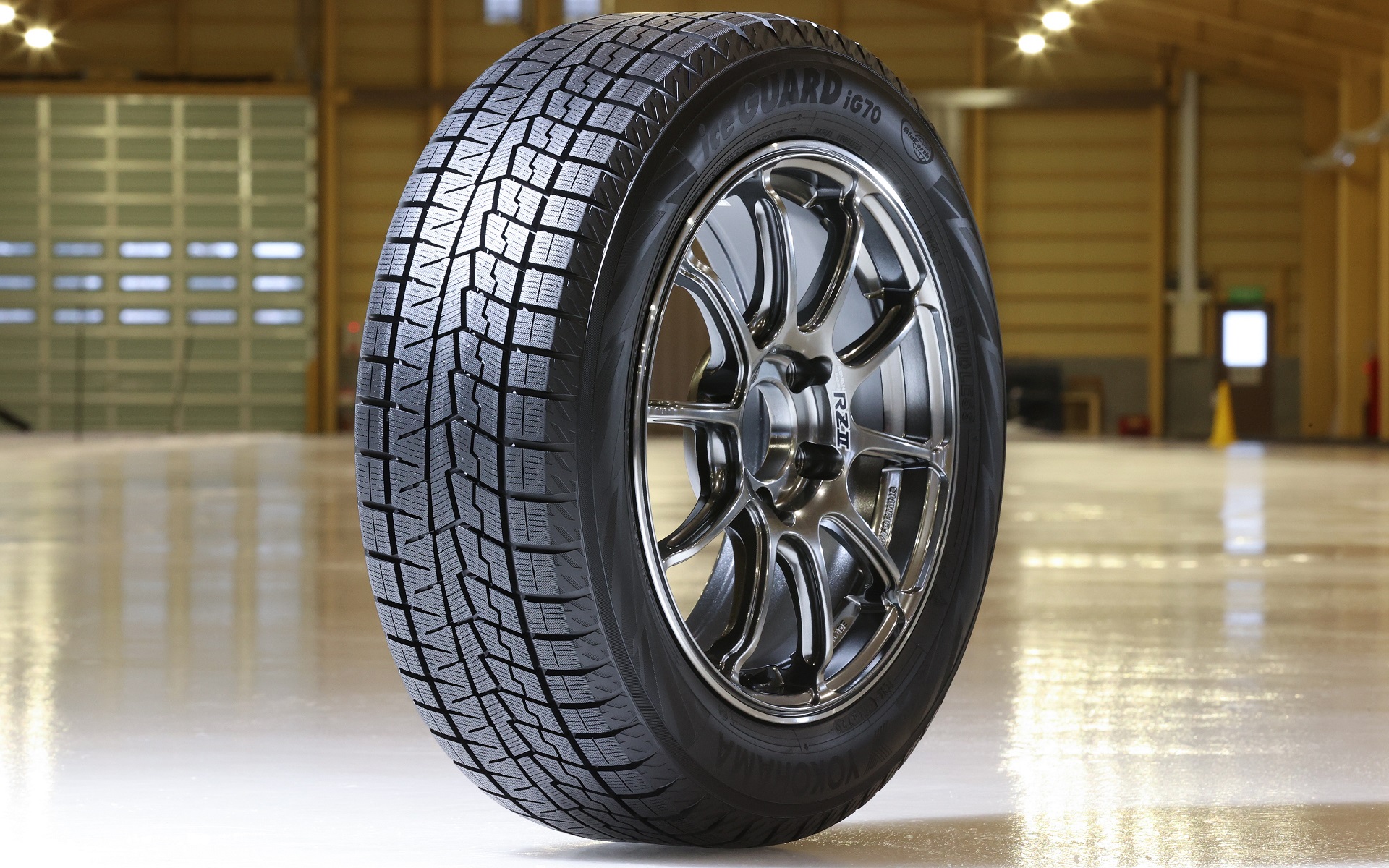 新スタッドレスタイヤ「アイスガード 7」