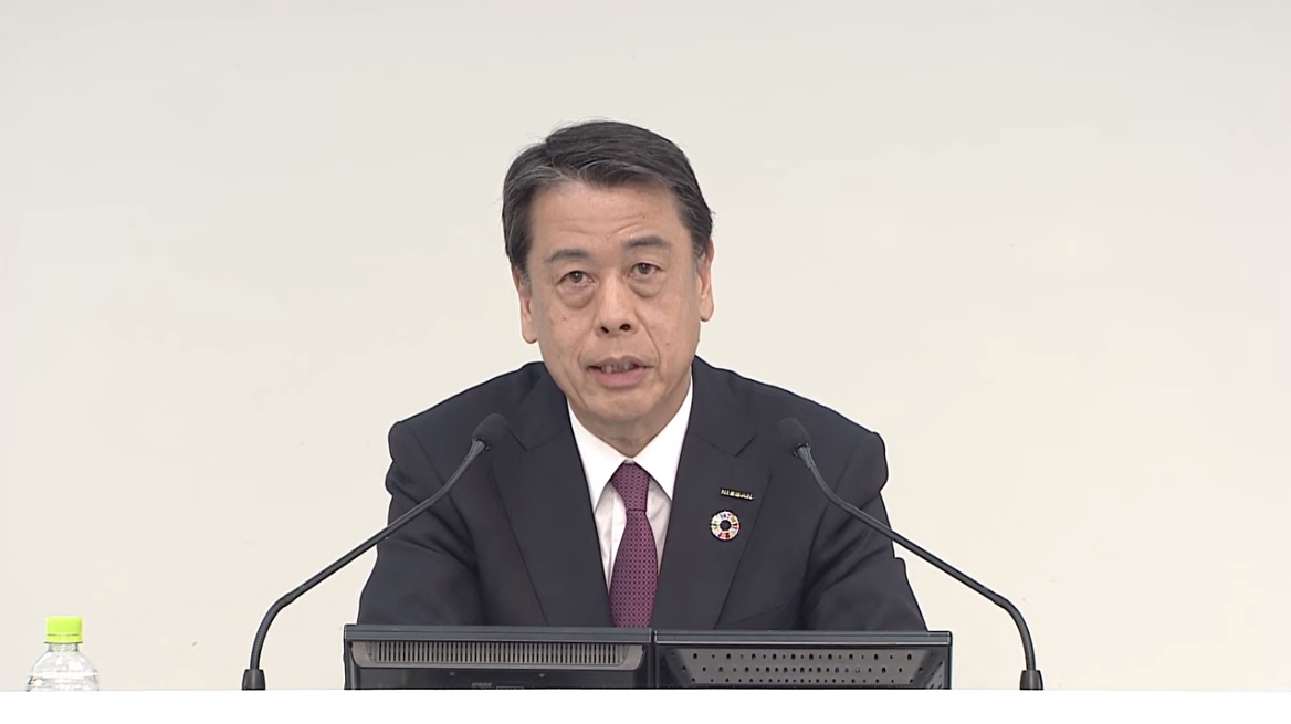 質疑応答で回答する内田氏