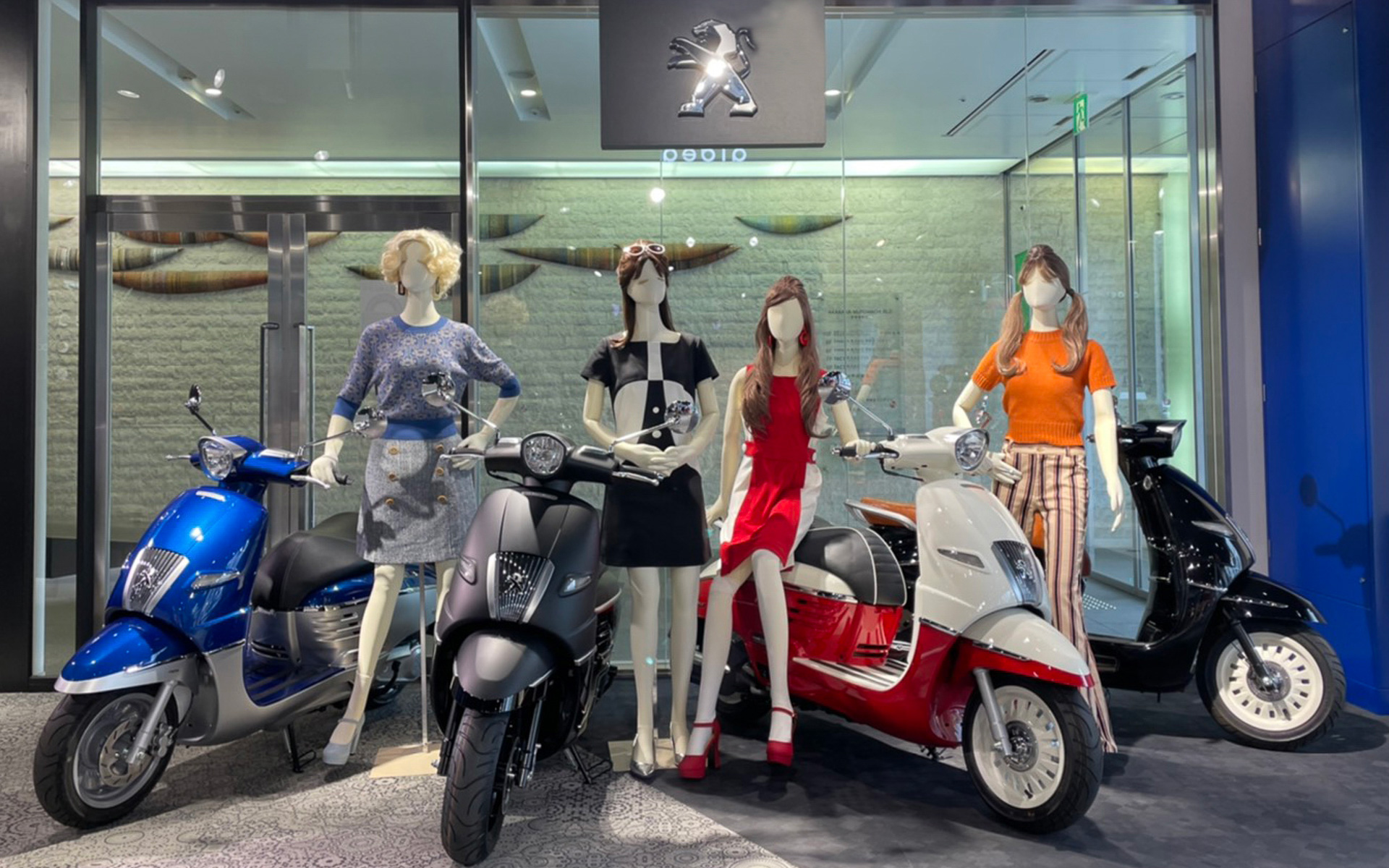 プジョーモトシクル赤坂ショールーム（港区赤坂2-5-4 赤坂室町ビル1F）